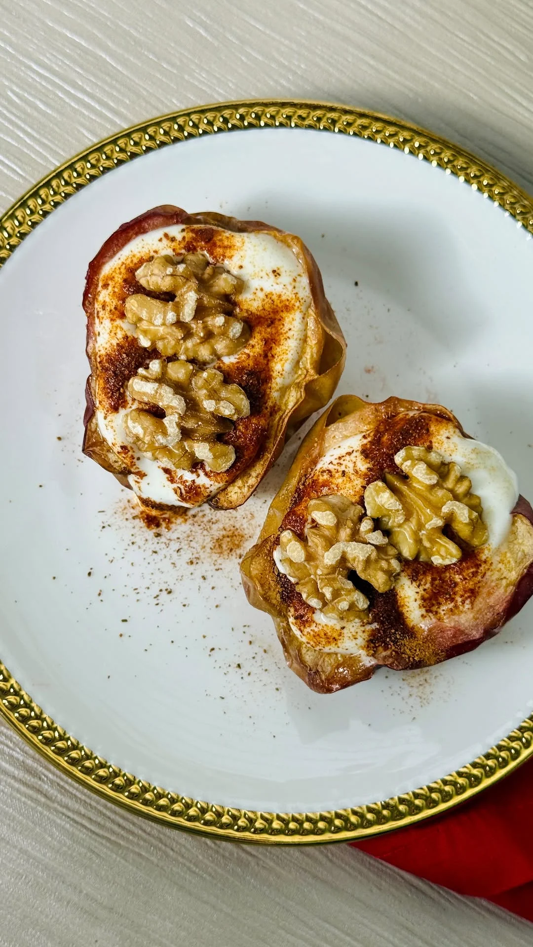 Maçã caramelizada com iogurte