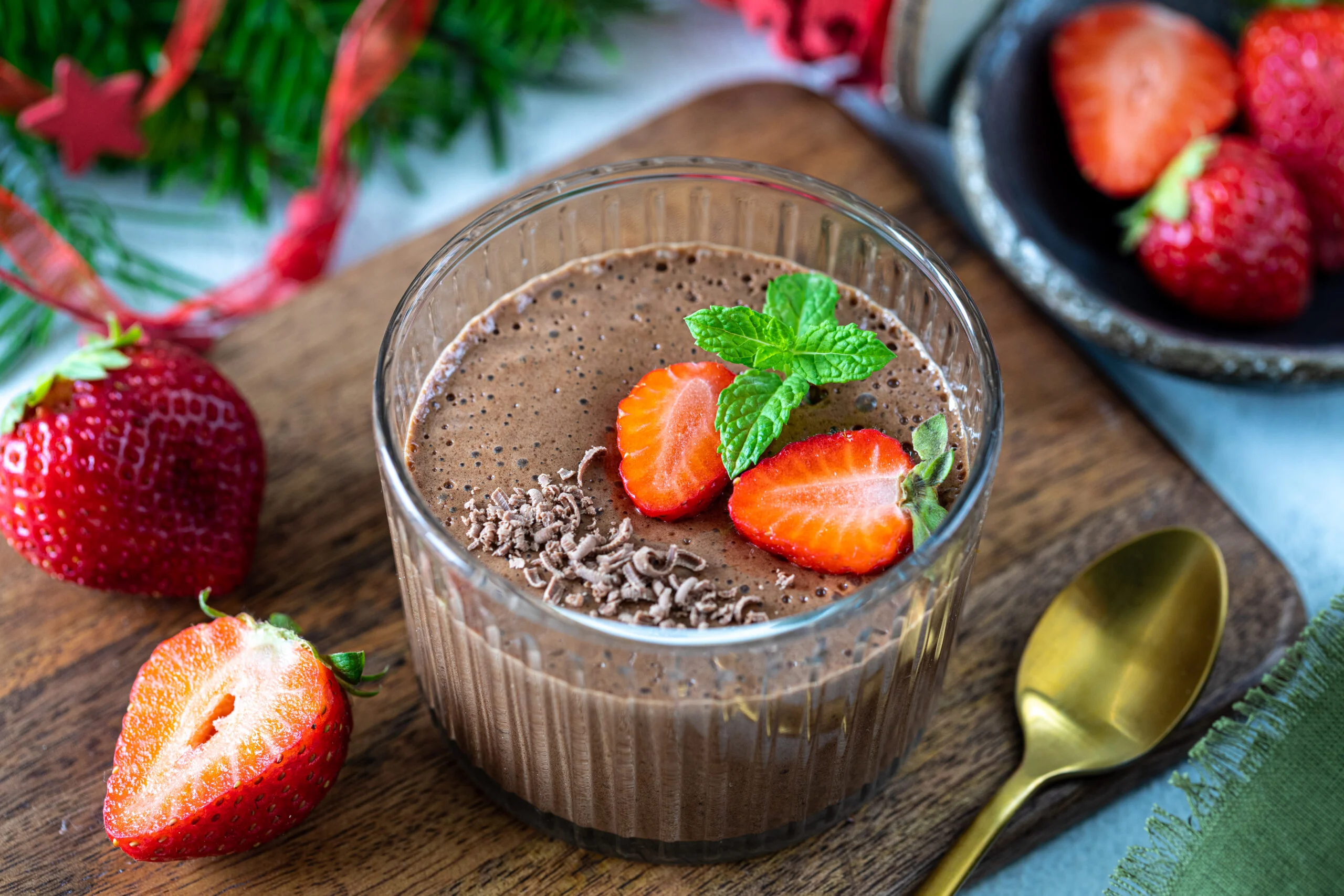 Mousse de chocolate com ovo cozido