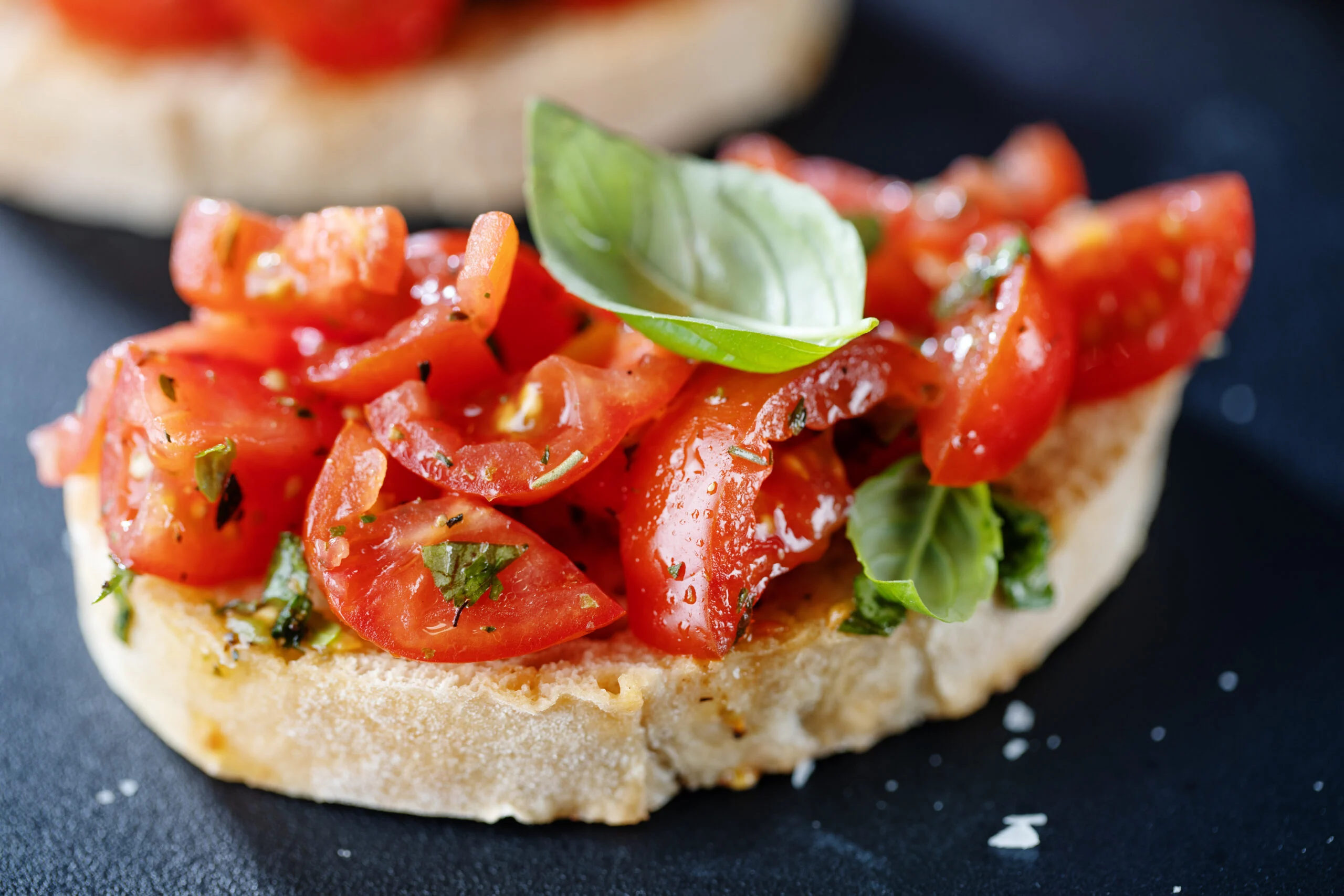 Bruschetta de camarão com pesto